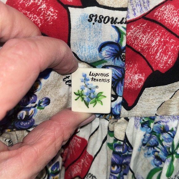 Handmade Texas blue bonnets florals dress, with ceramic buttons size Large - Picture 8 of 9